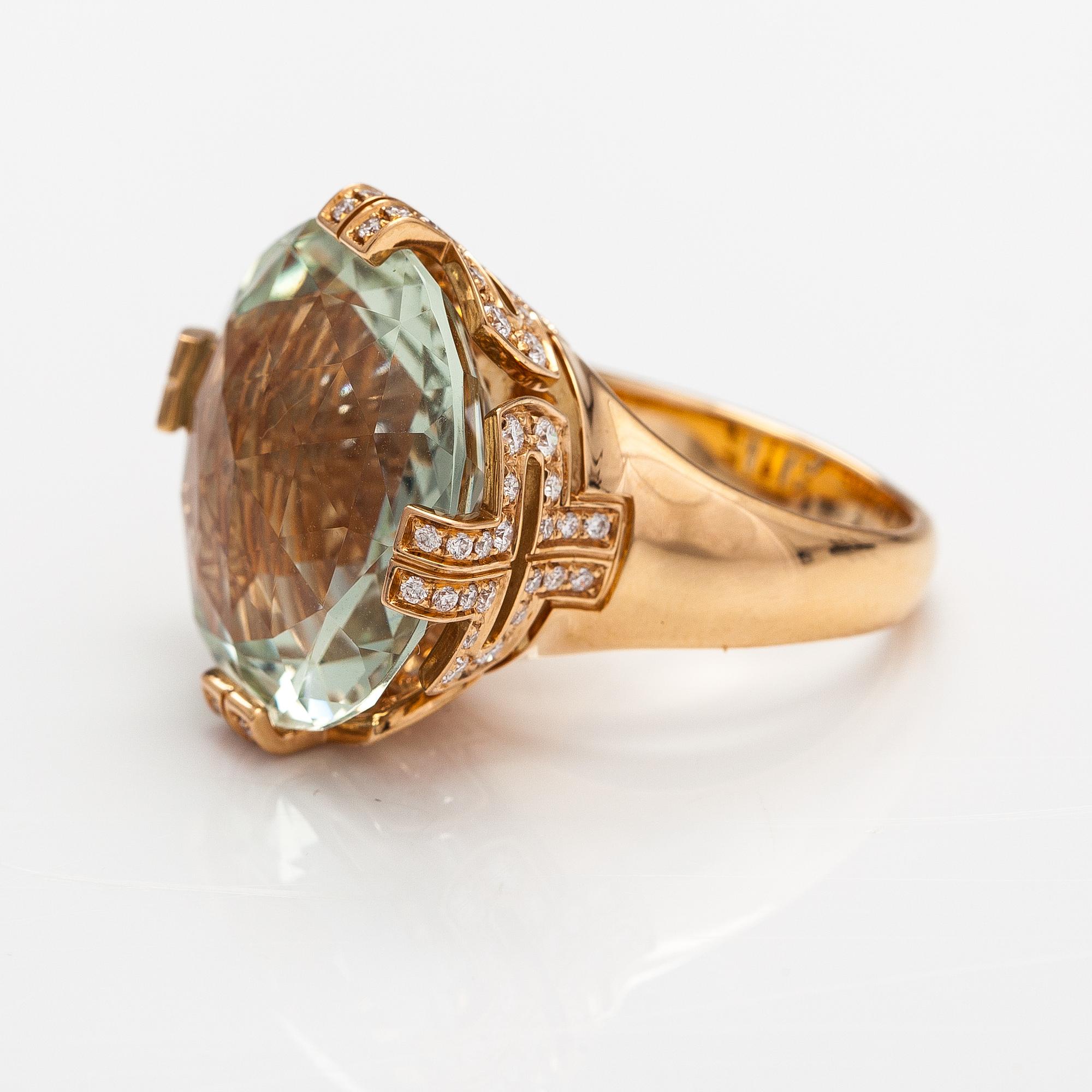 Bulgari, An 18K gold ring "Parentesi" with a green quartz and ca. 0.70 ct of brilliant cut diamonds in total.
