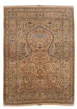 1734. OLD SILK HEREKE. 179,5 x 124 cm.