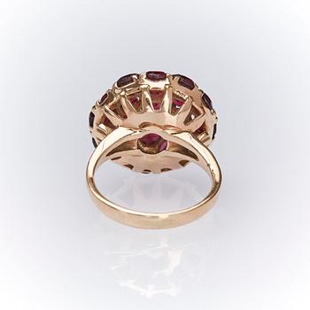 RING, 14K guld med fasettslipade granater.