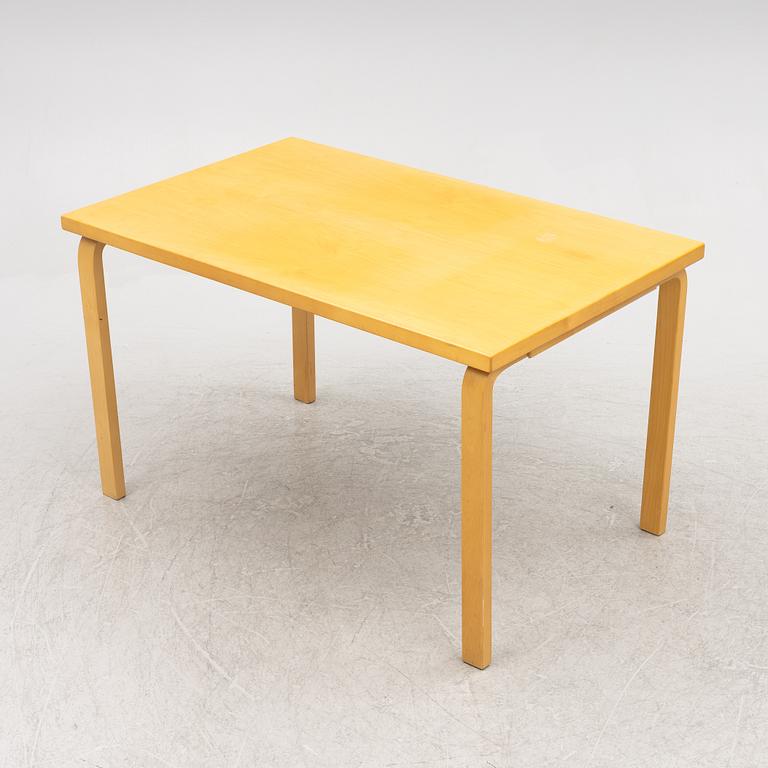 Alvar Aalto, bord, modell 81B, Artek, Finland 1900-talets senare del.