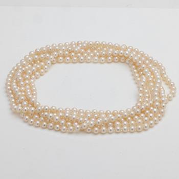 Pearl necklace of Akoya pearls.