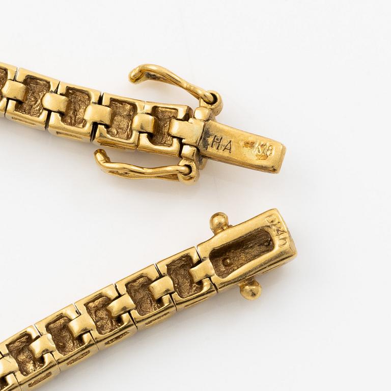 Tennis bracelet, 18K gold with round brilliant-cut diamonds, total weight approx. 1.75 ct.