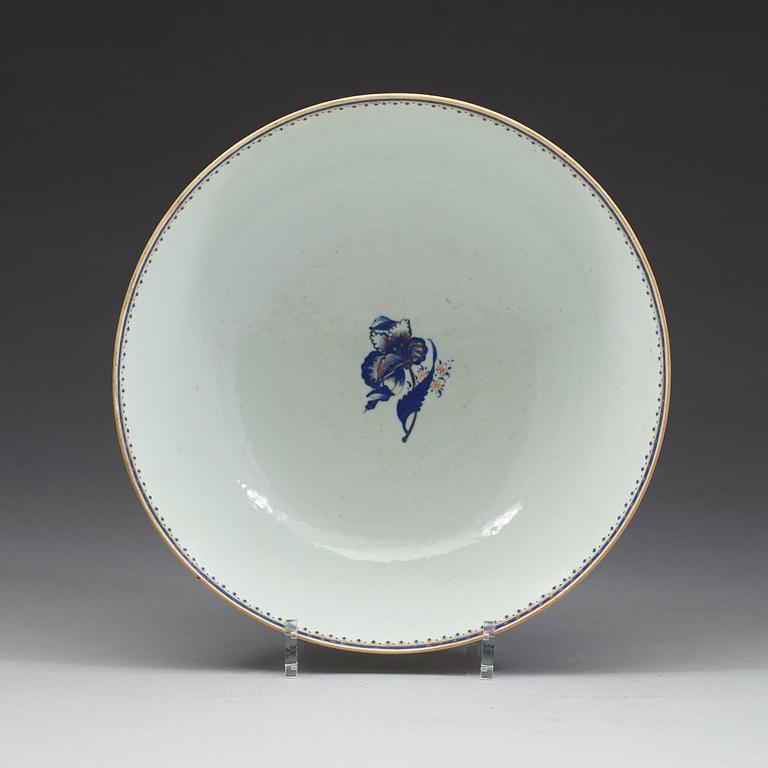 A famille rose punch bowl, Qing dynasty, Jiaqing (1796-1820).