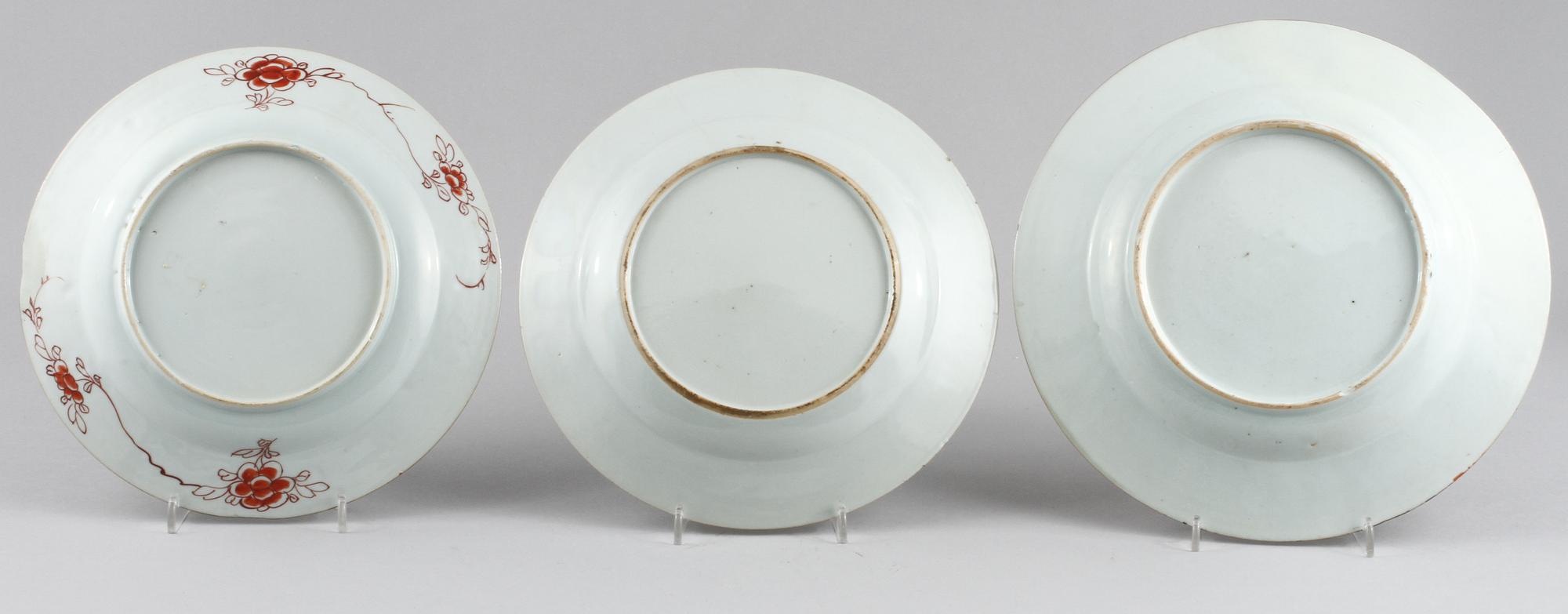 TALLRIKAR, 3 st, porslin, Kina, 1700-tal.