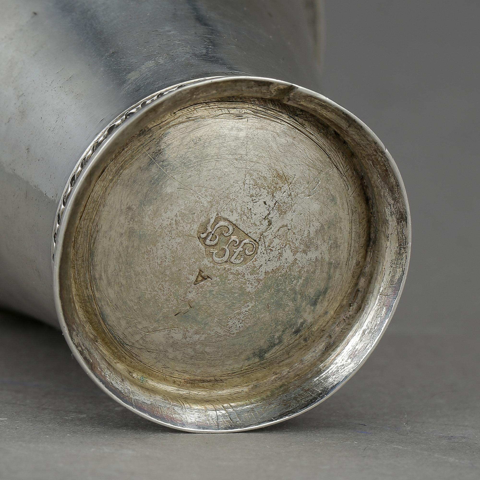 BÄGARE, silver, troligen 1700-tal, ej identiferad mästarstämpel. Vikt ca 61 gram.