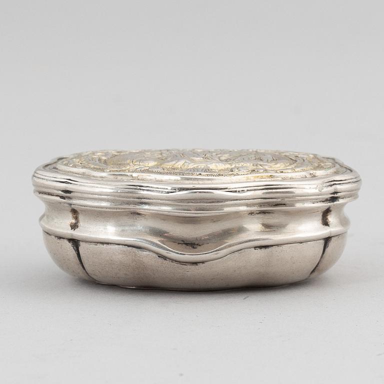 A Swedish 18th century parcel-gilt silver snuff-box, unmarked.