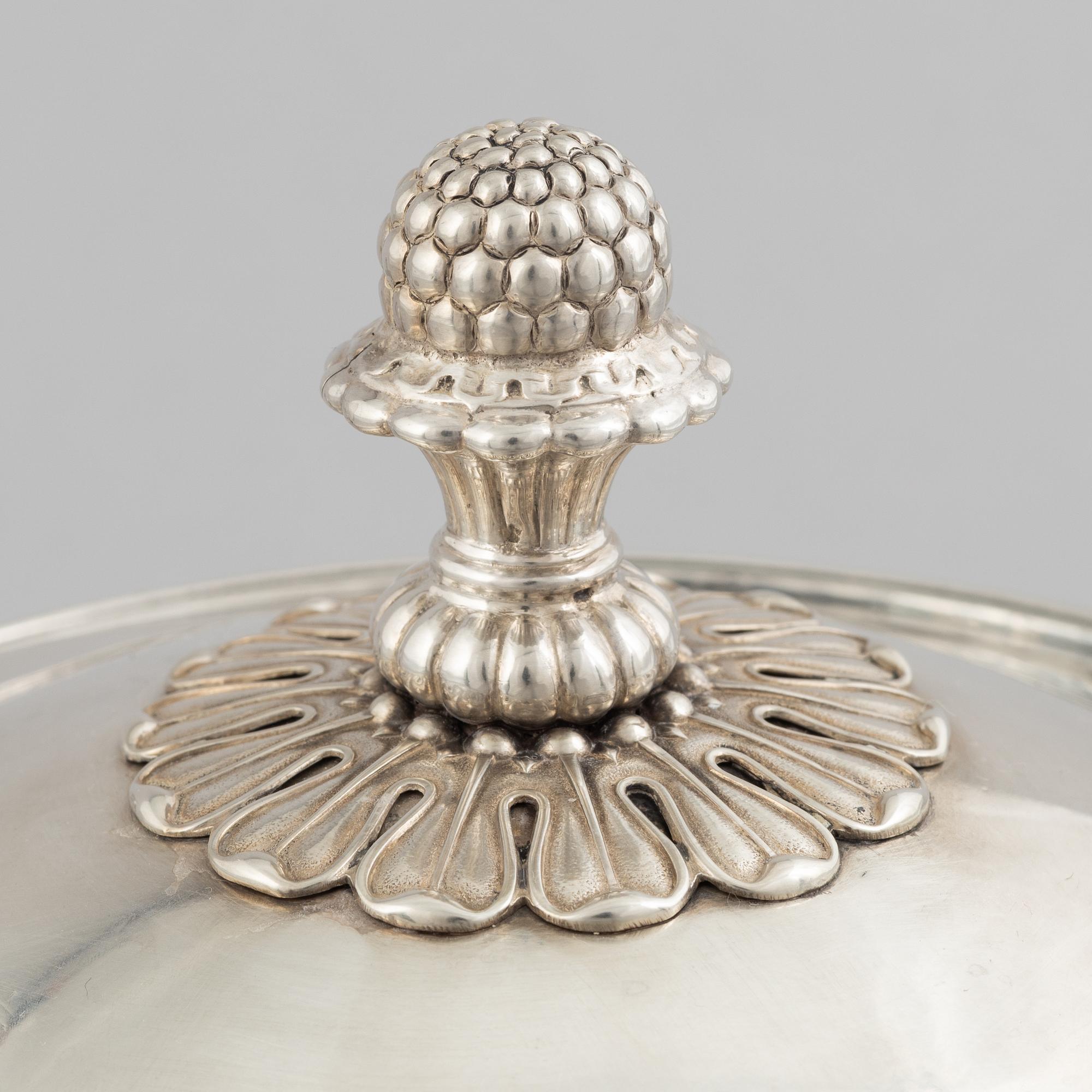 A Swedish silver sugarbowl, marks of Adolf Zethelius, Stockholm 1834.