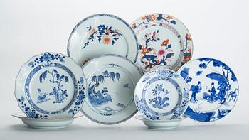 TALLRIKAR, 8 stycken, Kangxi samt Qianlong.