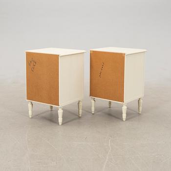 Sängbord ett par "Svensk Provins" Gustaviansk stil, Lundbergs möbler Tibro 1997.