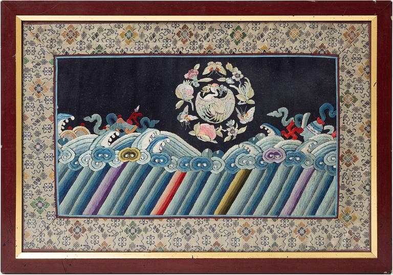 A Chinese silk embroidery, around 1900.