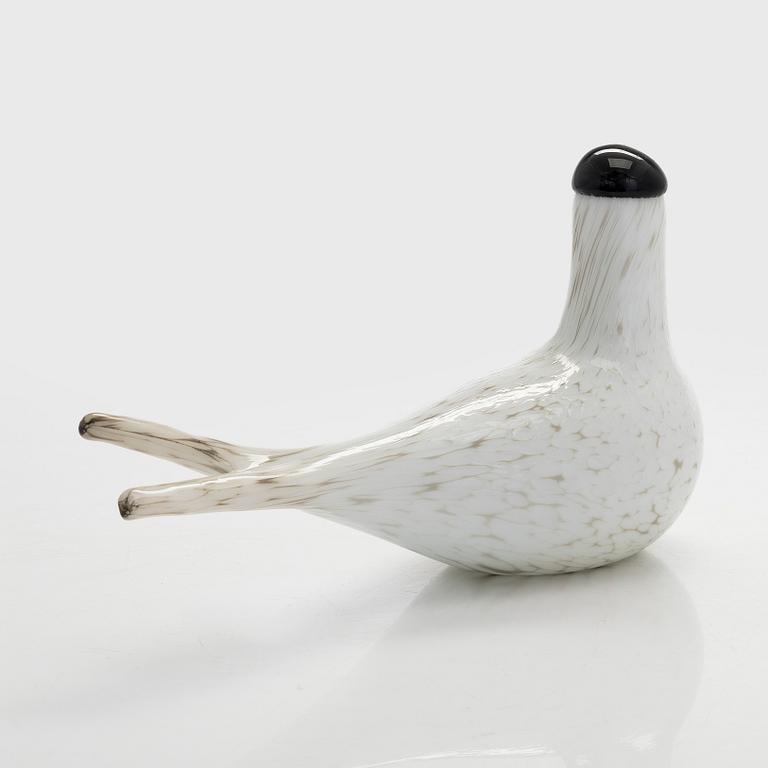 Oiva Toikka, an annual glass bird 'Arctic tern', signed O. Toikka Nuutajärvi 2000.