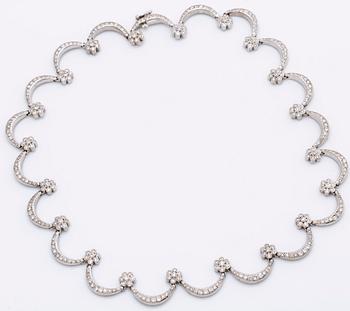 NECKLACE 18K whitegold w brilliant-cut diamonds approx 3,5 ct in total.