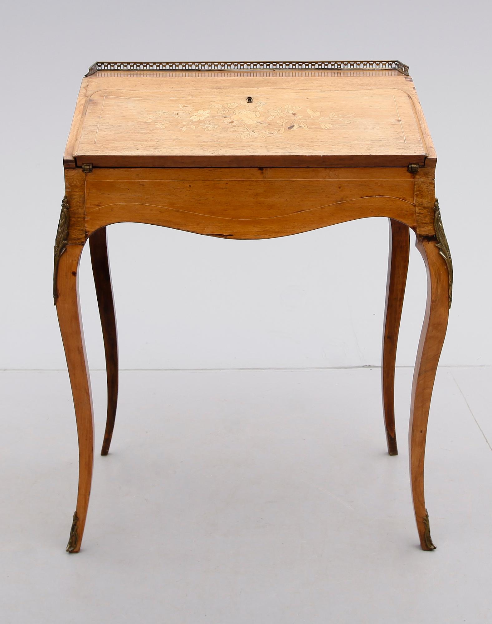 SEKRETÄR, rokokostil, 1800-tal.