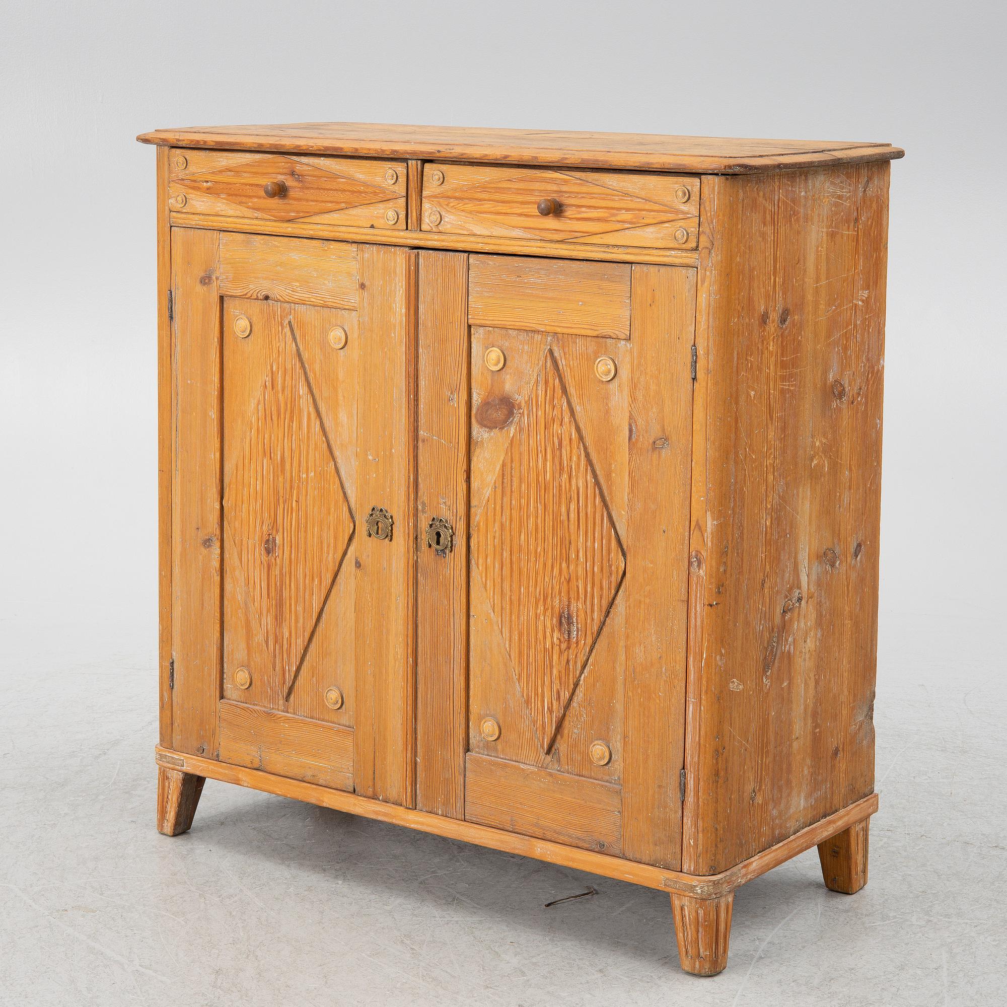 Skänk, sengustaviansk, 1800-tal.