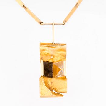 A BJÖRN WECKSTRÖM NECKLACE, "Janus", 14K gold, rock crystal, smoky quartz. Lapponia 1965.