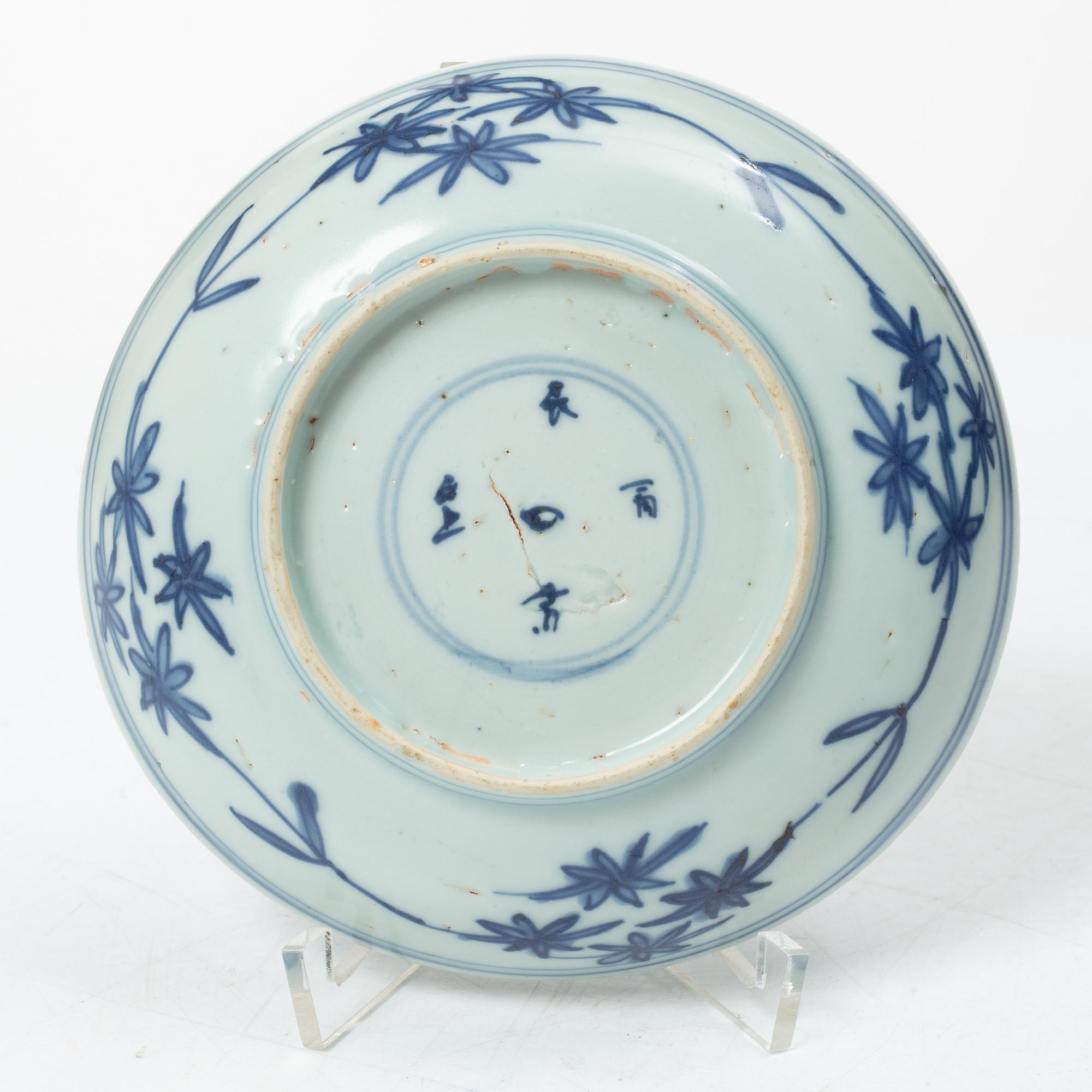 Skålfat, porslin, Kina, Mingdynastin (1368-1644).