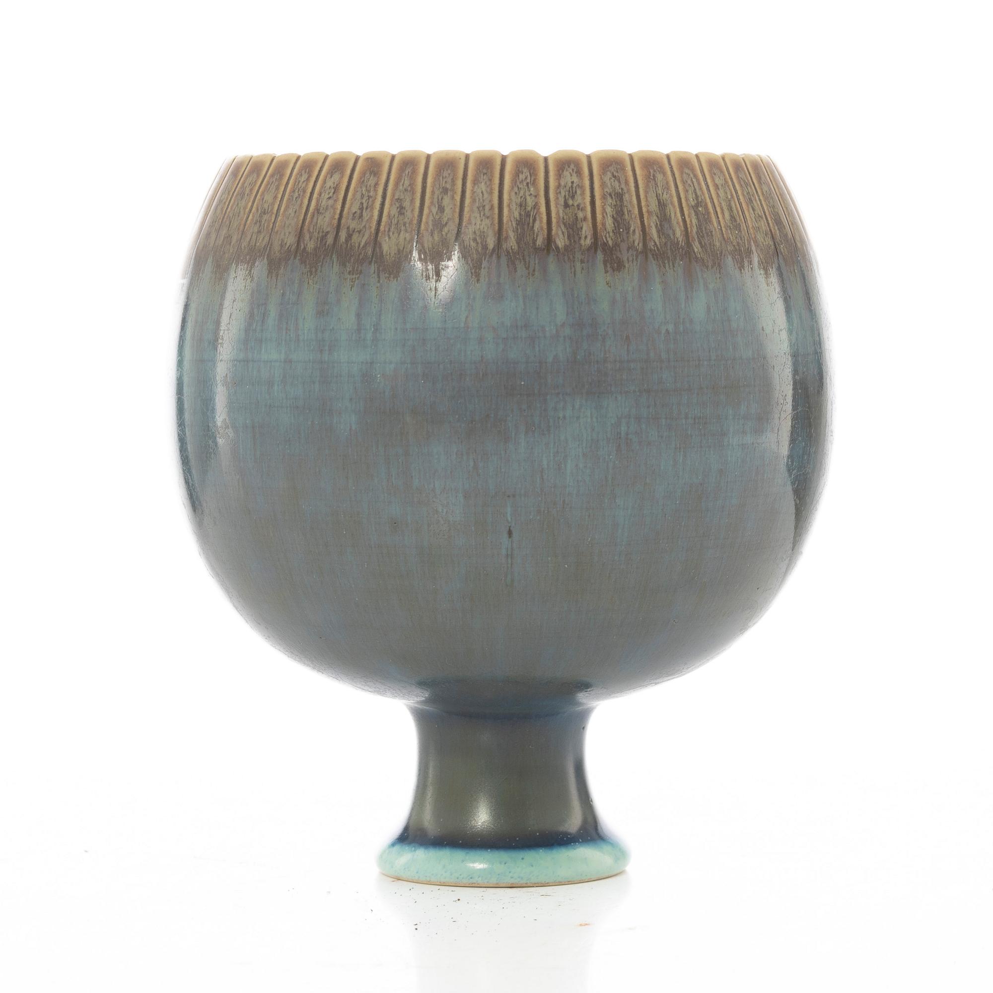 Stig Lindberg, a bowl on foot, Gustavsberg Studio, 1972.