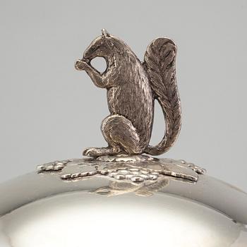 silver coffee pot with ivory handle and sugar bowl by CG Hallberg, Stockholm 1981 and 1920. Weight ca 1681 grams.