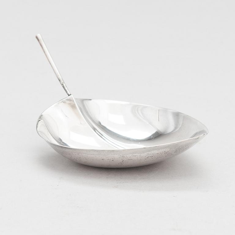Tapio Wirkkala, a leaf shaped silver bowl, model TW 4, marked TW, Kultakeskus, Hämeenlinna 1962. Design year 1954.