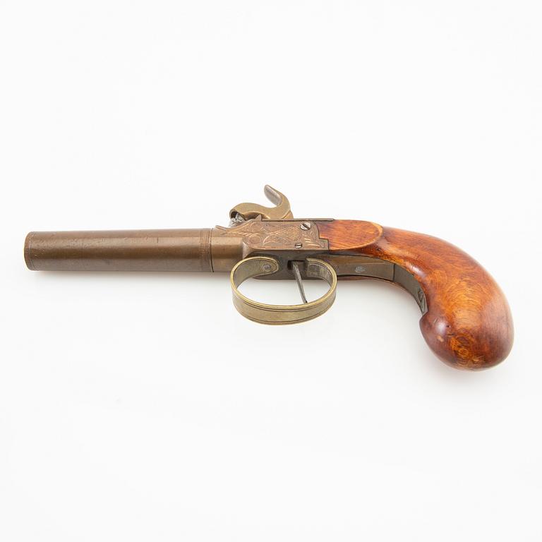 Percussion pistols, a pair, first half of the 19th century.