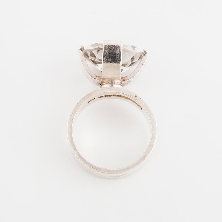 ULF SANDBERG, för Ceson, Göteborg, 1966, ring med bergkristall.