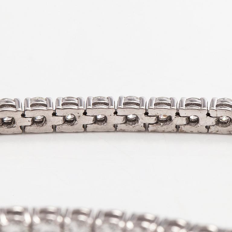 Tennis bracelet, brilliant cut diamonds, 18K white gold.