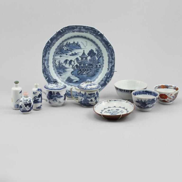 PARTI PORSLIN, 10 delar, Kina, troligen Ming (1368-1644)-1800-tal.