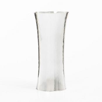 Sigurd Persson, A sterling silver vase, Stockholm 1981.