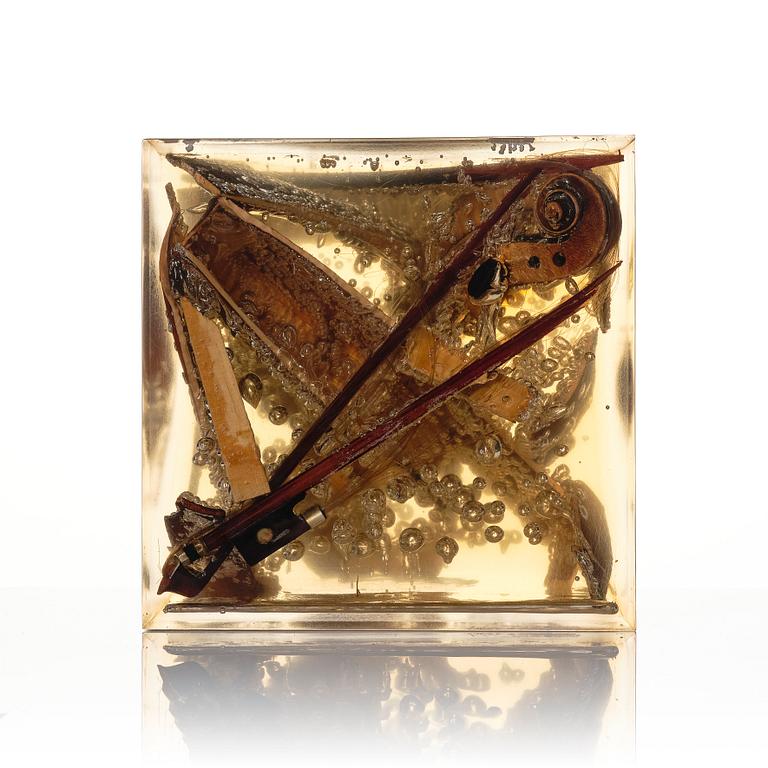 Arman (Armand Pierre Fernandez), Accumulation med fiol.