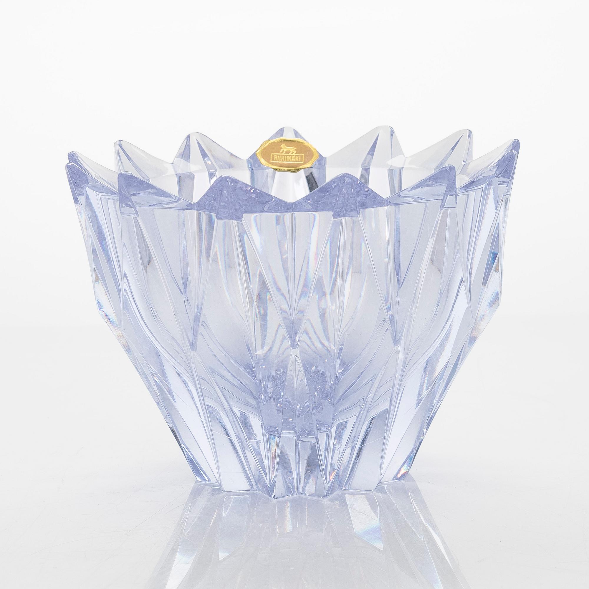 Aimo Okkolin, malja, "Lumpeenkukka", signeerattu Aimo Okkolin Riihimäen Lasi Oy.