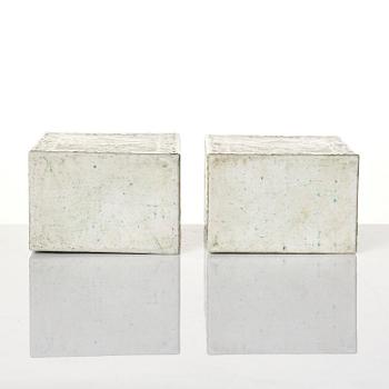 A rare pair of '100 boys' tea caddies, Qing dynasty, 18th/19th century.