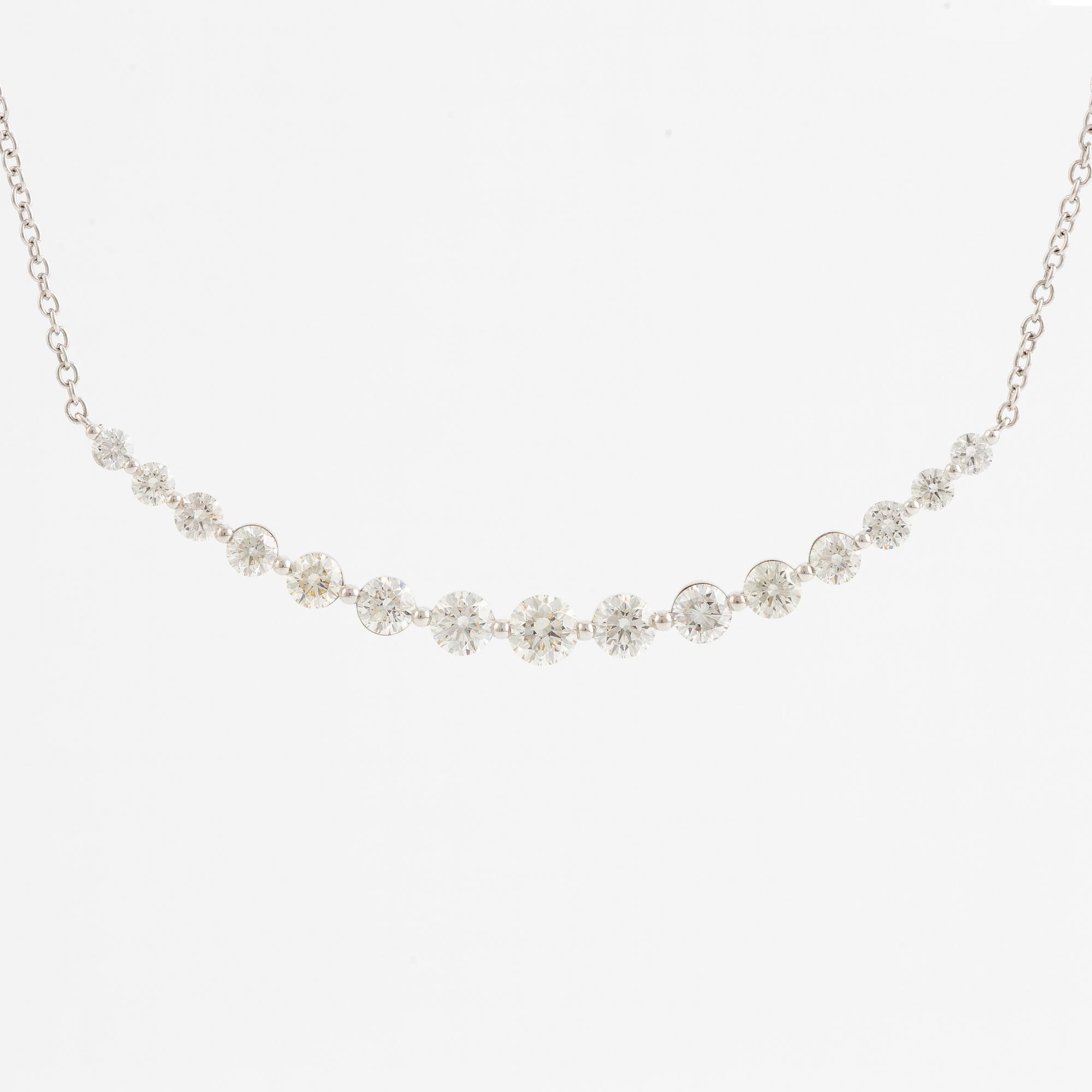 Necklace 18K white gold with brilliant-cut diamonds.