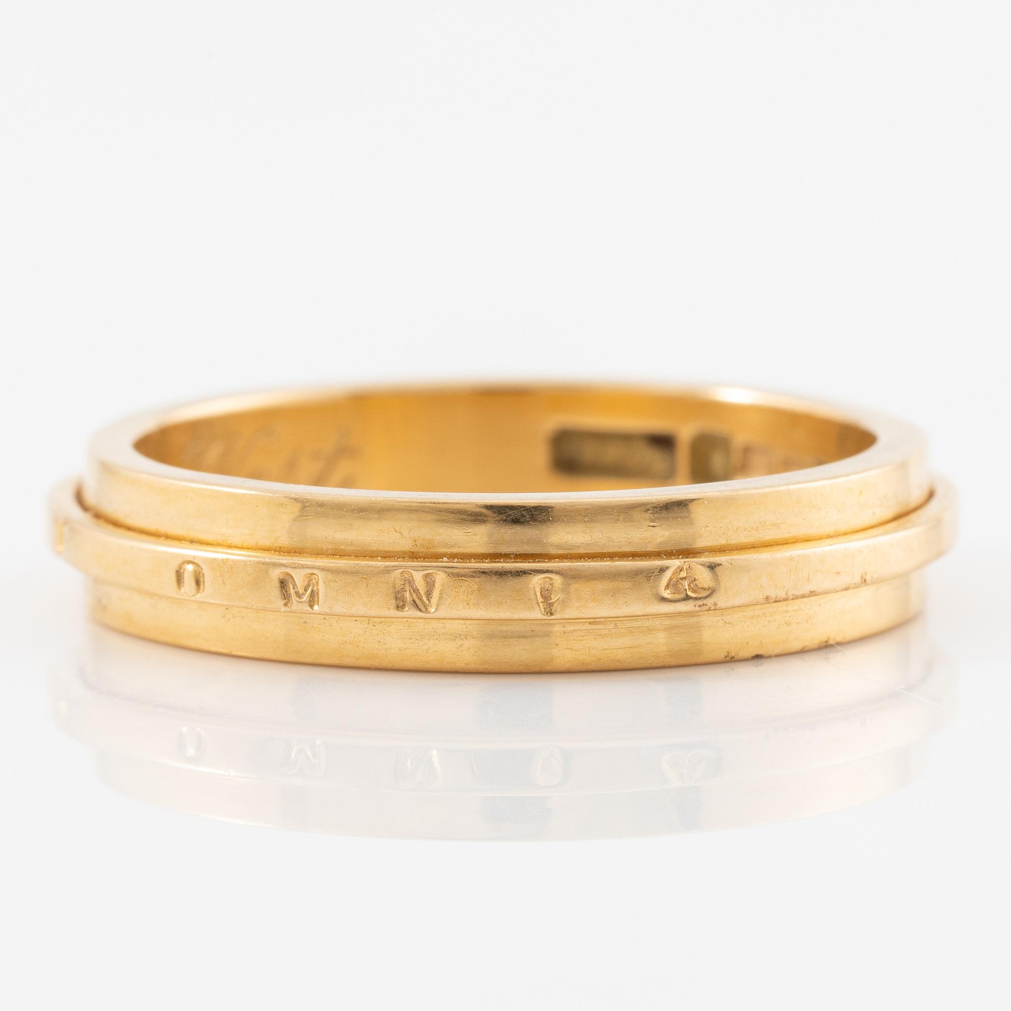 Efva Attling, ring 18K guld, "Amor Omnia Vincit",.