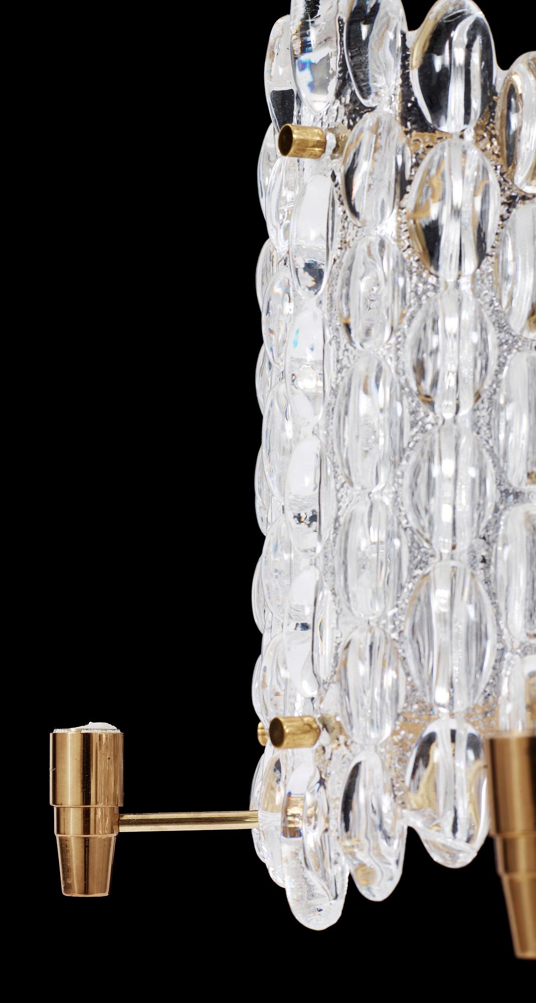 TAKLAMPA, glas samt mässing, 1900-talets andra hälft. Höjd: 46 cm.