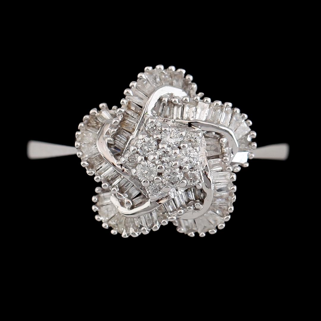 RING, 18K vitguld, diamanter tot ca 0.49 ct.