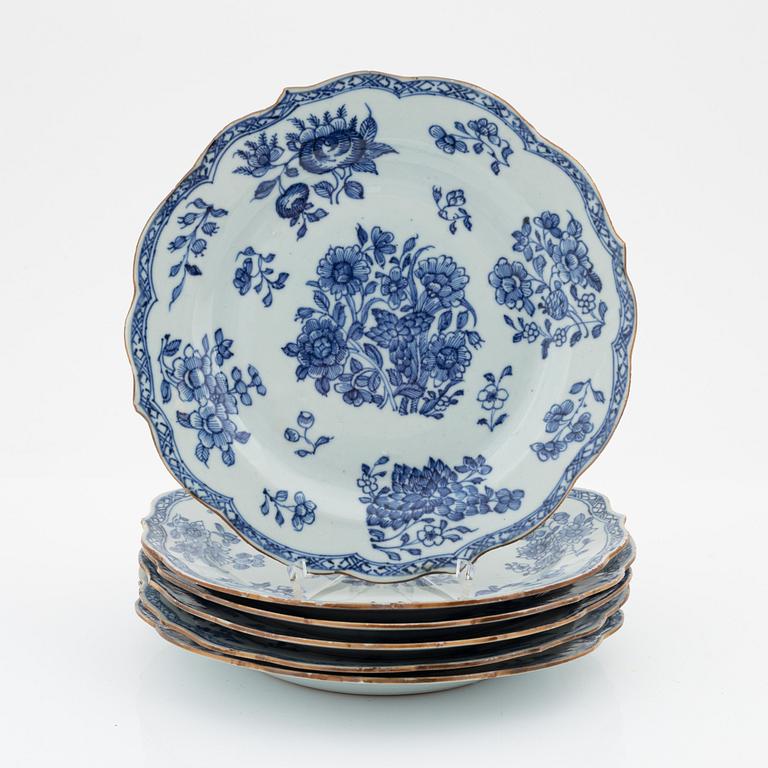 A set of six blue and white plates, Qing dynasty, Qianlong (1736-95).