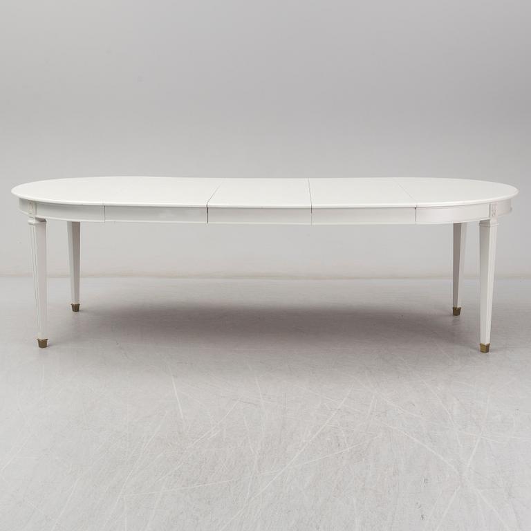 A Gustavian style dinner table from the first half of the 20th century.