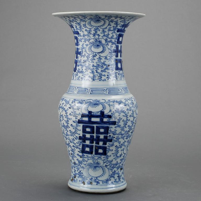 VAS, porslin, Kina, sent 1800-tal.