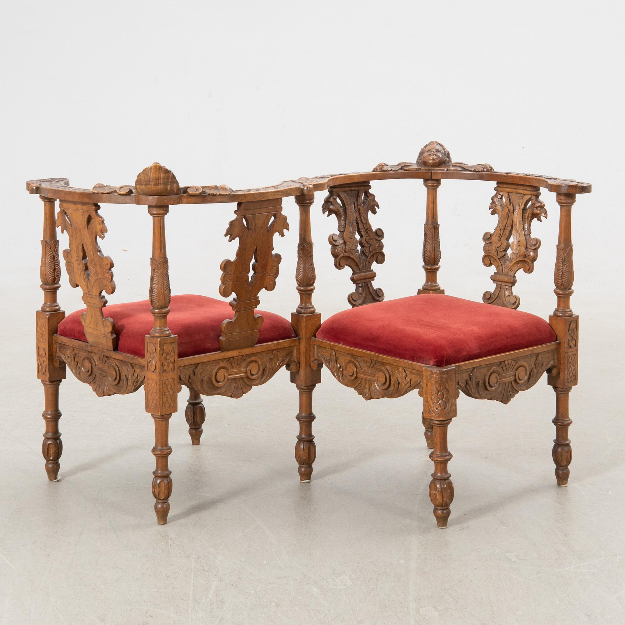 Fiancé sofa Neo-Renaissance late 19th century.