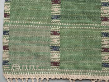 MATTA. "Falurutan, grön". Rölakan (flat weave). 508 x 328 cm. Signed AB MMF BN.