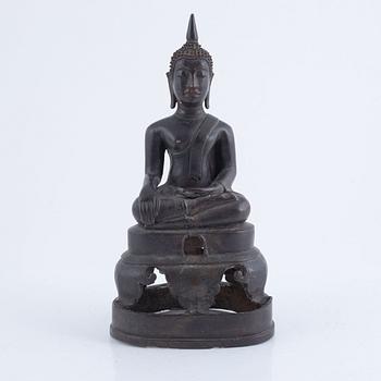 A bronze sculpture of a seated buddha, Thailand, presumably Lanna, 19/20th century.