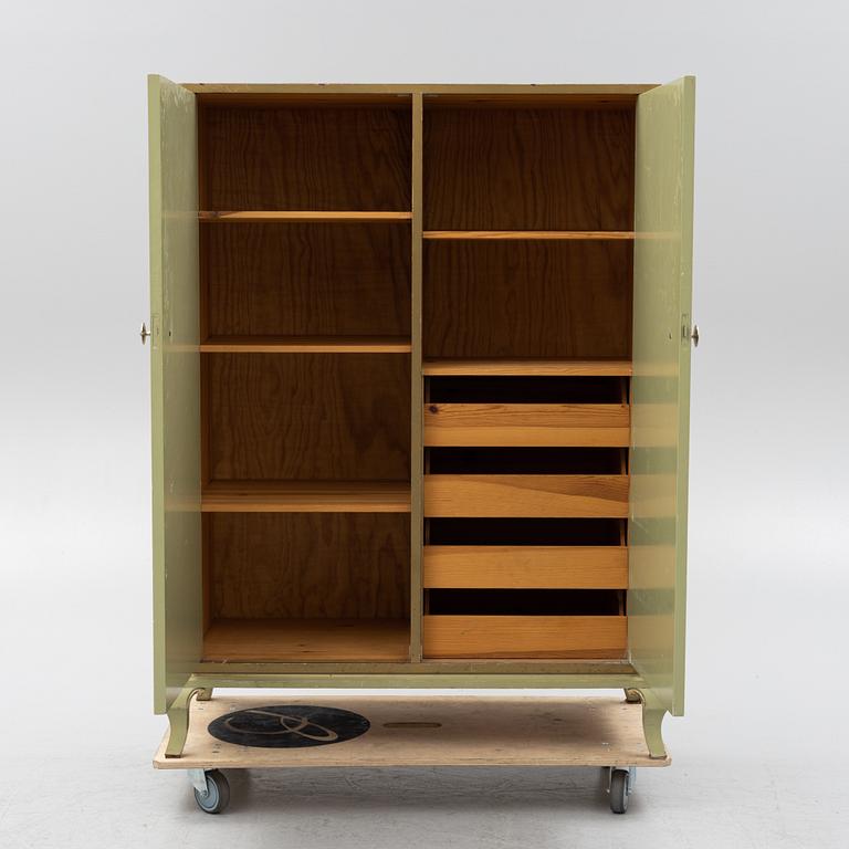A Swedish cabinet, 1930's/30's.