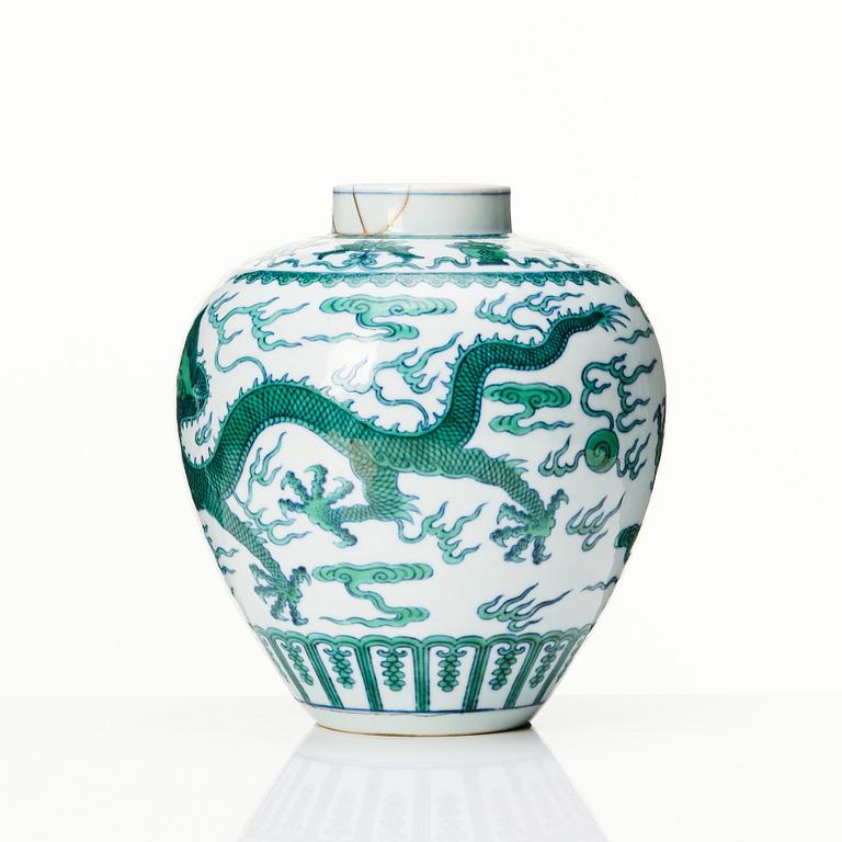 A green-enamelled 'five clawed dragon' jar, Qing dynasty, seal mark and period of Qianlong (1736-1795).