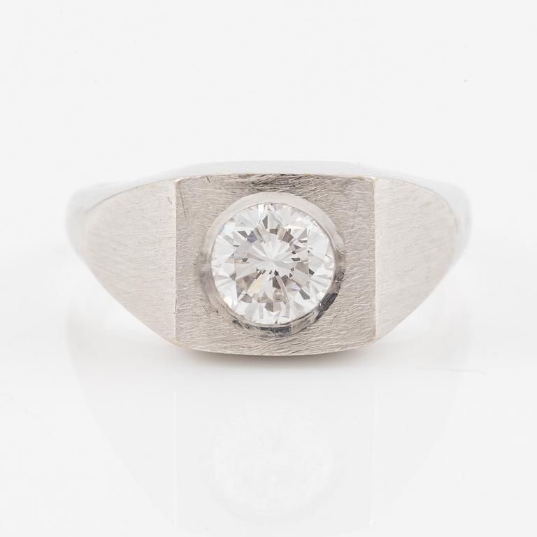 Ring, 18K white gold with brilliant-cut diamond 0.76 carat.