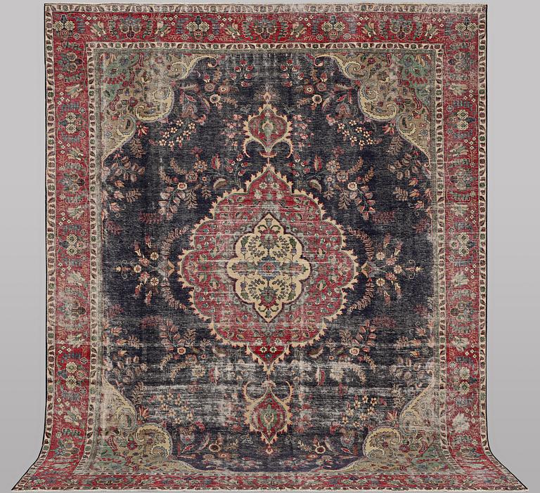 A carpet, Persian, Vintage Design, ca 373 x 284 cm.