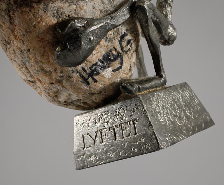 HENRY GUSTAFSSON, skulptur, tenn och sten, "Lyftet", signerad.