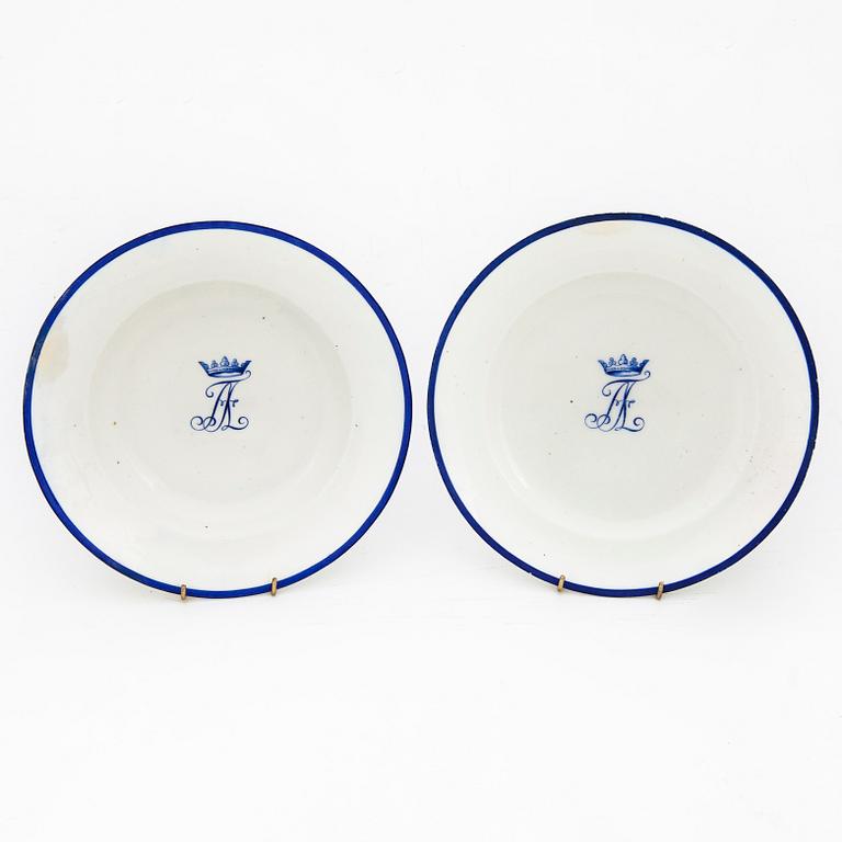 TALLRIKAR, 16 st, porslin, med Axel von Fersens monogram, Paris 1804-09.