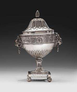 A SUGAR BOWL, silver Stralsund late 1700 s. Marked GJD. Height 26,5 cm. Weight 833 g.