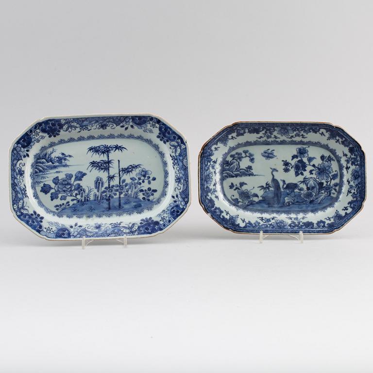 STEKFAT, 2 st, porslin, Kina, Qianlong 1736-1795.