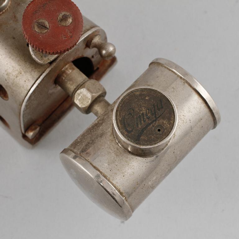 STRYKJÄRN, Omega, 1900-talets första del.